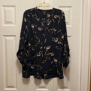 Simply Vera, Vera Wang long sleeve blouse with roll tab sleeves. XL